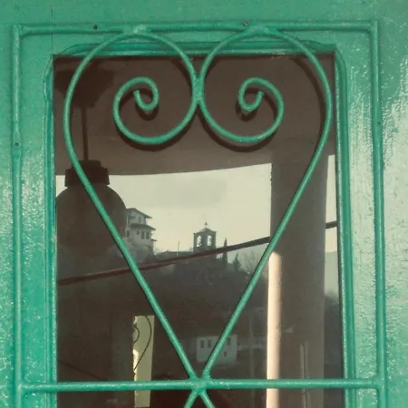 Green Door * ジロカストラ
