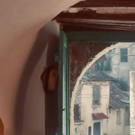 Green Door Holiday home Gjirokaster